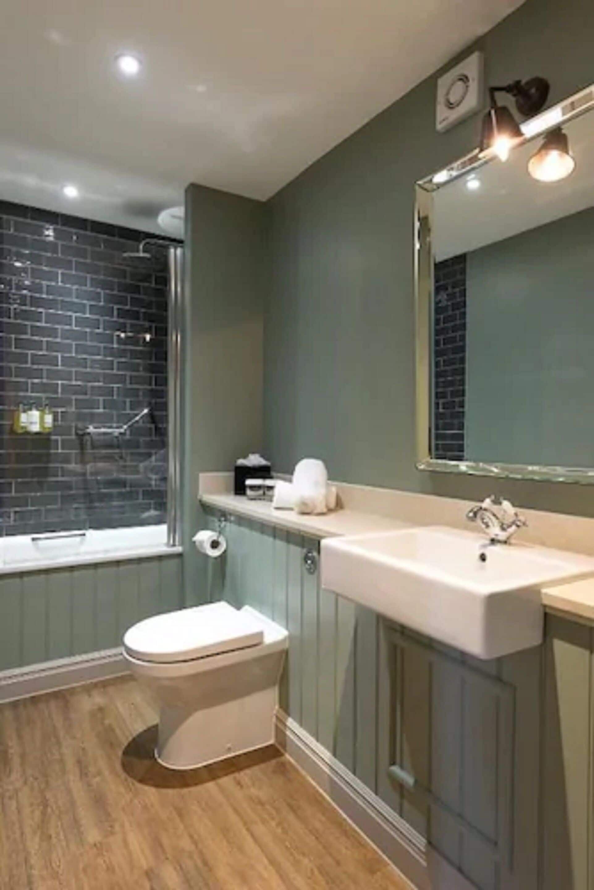 Photo - The Crown Manor House Hotel