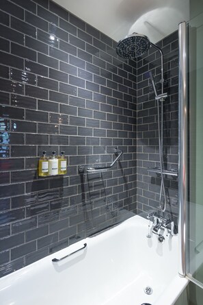 Classic Single Room, 1 Twin Bed, Ensuite | Bathroom shower - The Crown Manor House Hotel (Lyndhurst)