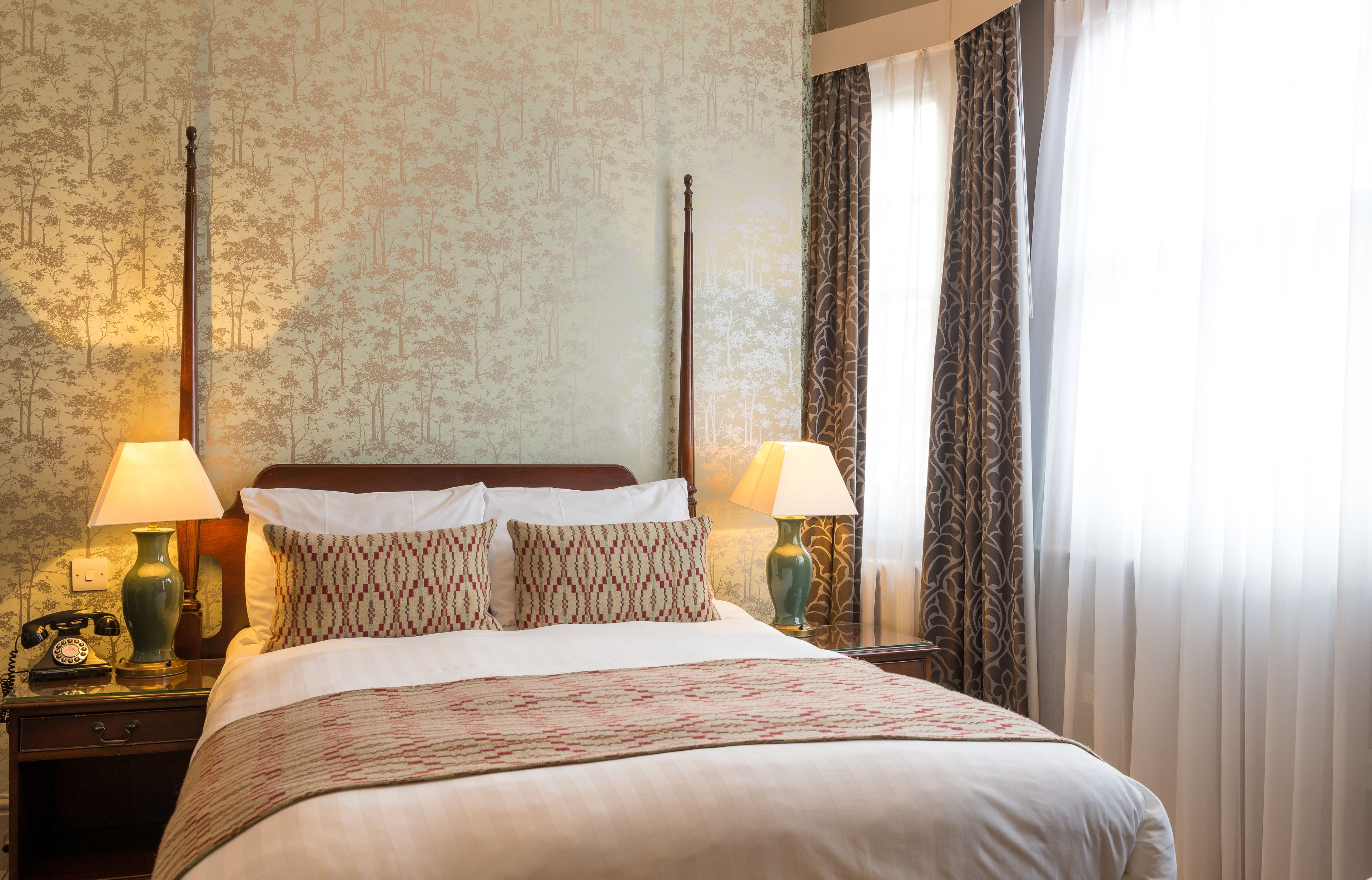 Photo - The Crown Manor House Hotel