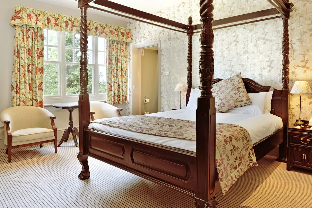 cots/infant beds, free wifi, bed sheets, alarm clocks