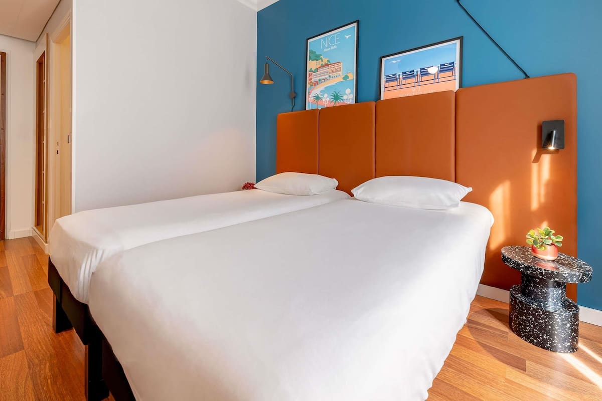 Standard Room, 2 Single Beds | Premium bedding, desk, blackout curtains