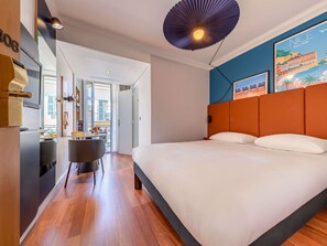 Rom – standard, 1 dobbeltseng | Sengetøy av topp kvalitet, skrivebord og blendingsgardiner