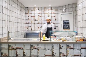Daily buffet breakfast (EUR 17 per person)