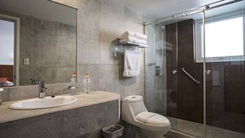 Apartment, 1 Bedroom | Bathroom | Free toiletries, hair dryer, towels
