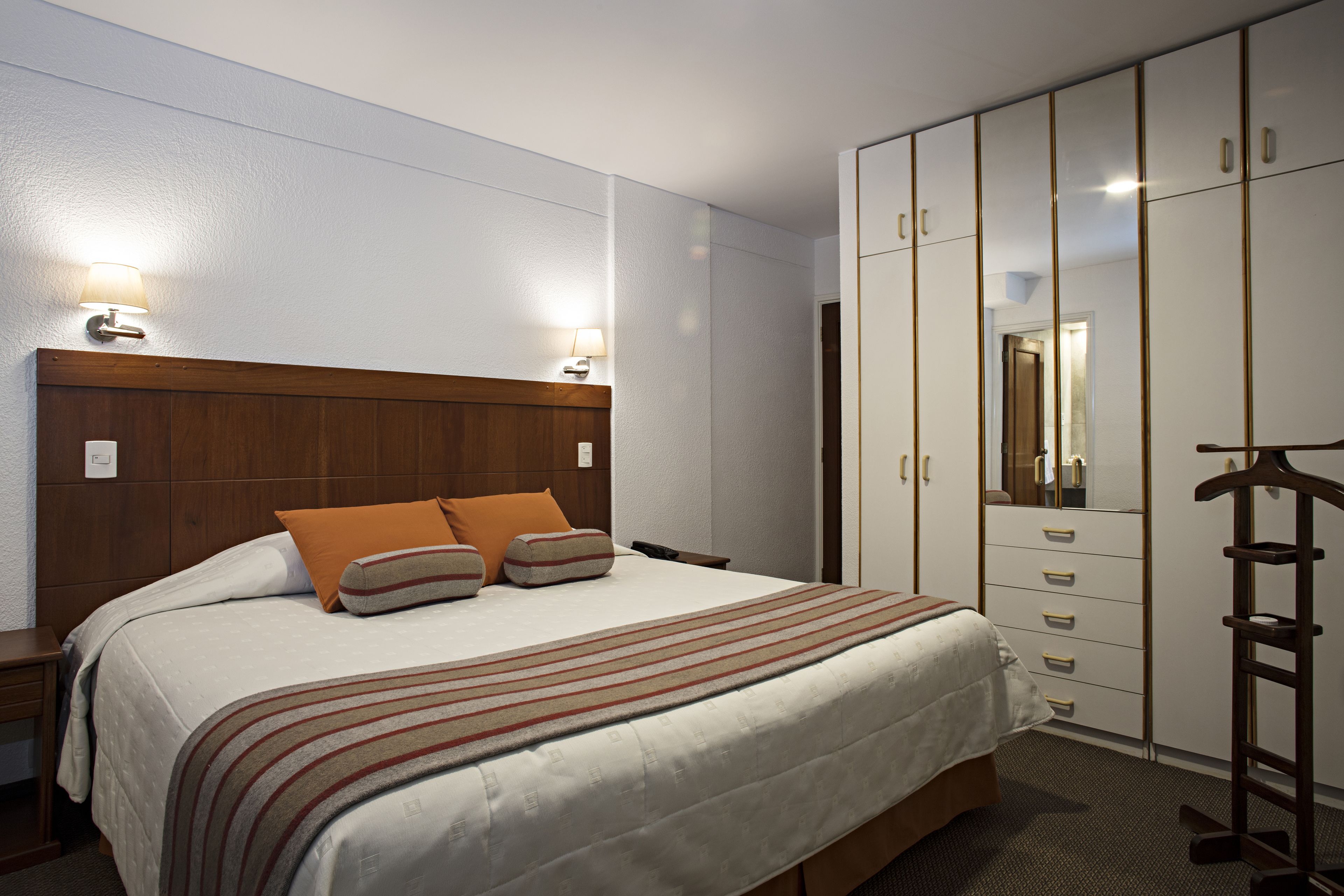 Photo - Camino Real Aparthotel, Downtown