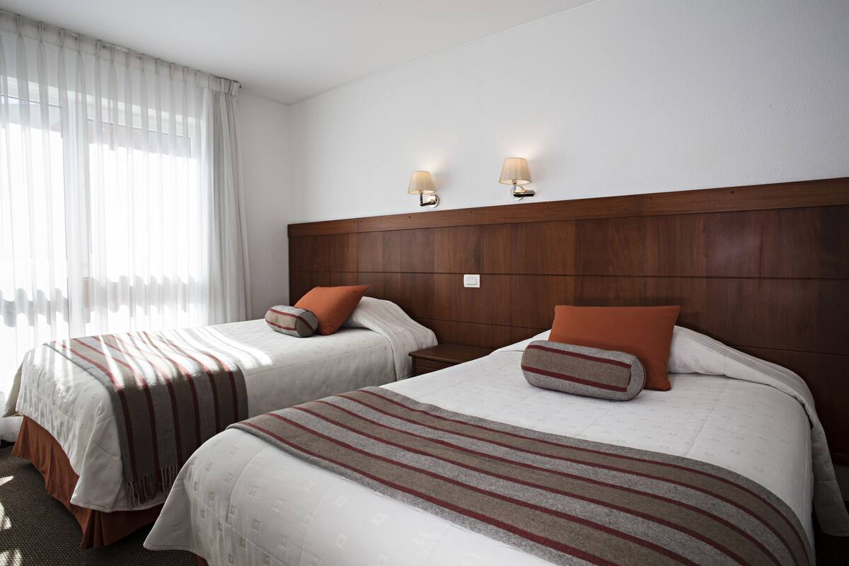 Hochwertige Bettwaren, Daunenbettdecken, Minibar, Zimmersafe