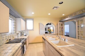 Exclusive Villa, Multiple Beds (Pickford Palms Ranch A-1, 6  mi from) | Private kitchen | Microwave, cookware/dishes/utensils