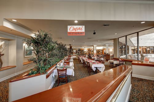 Servizio di colazione, pranzo, cena e brunch