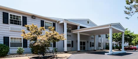 Pintu masuk properti