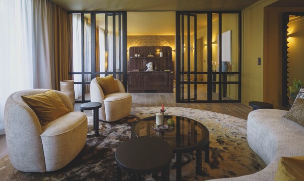 Junior Double or Twin Room, 1 Bedroom | 1 bedroom, premium bedding, minibar, in-room safe