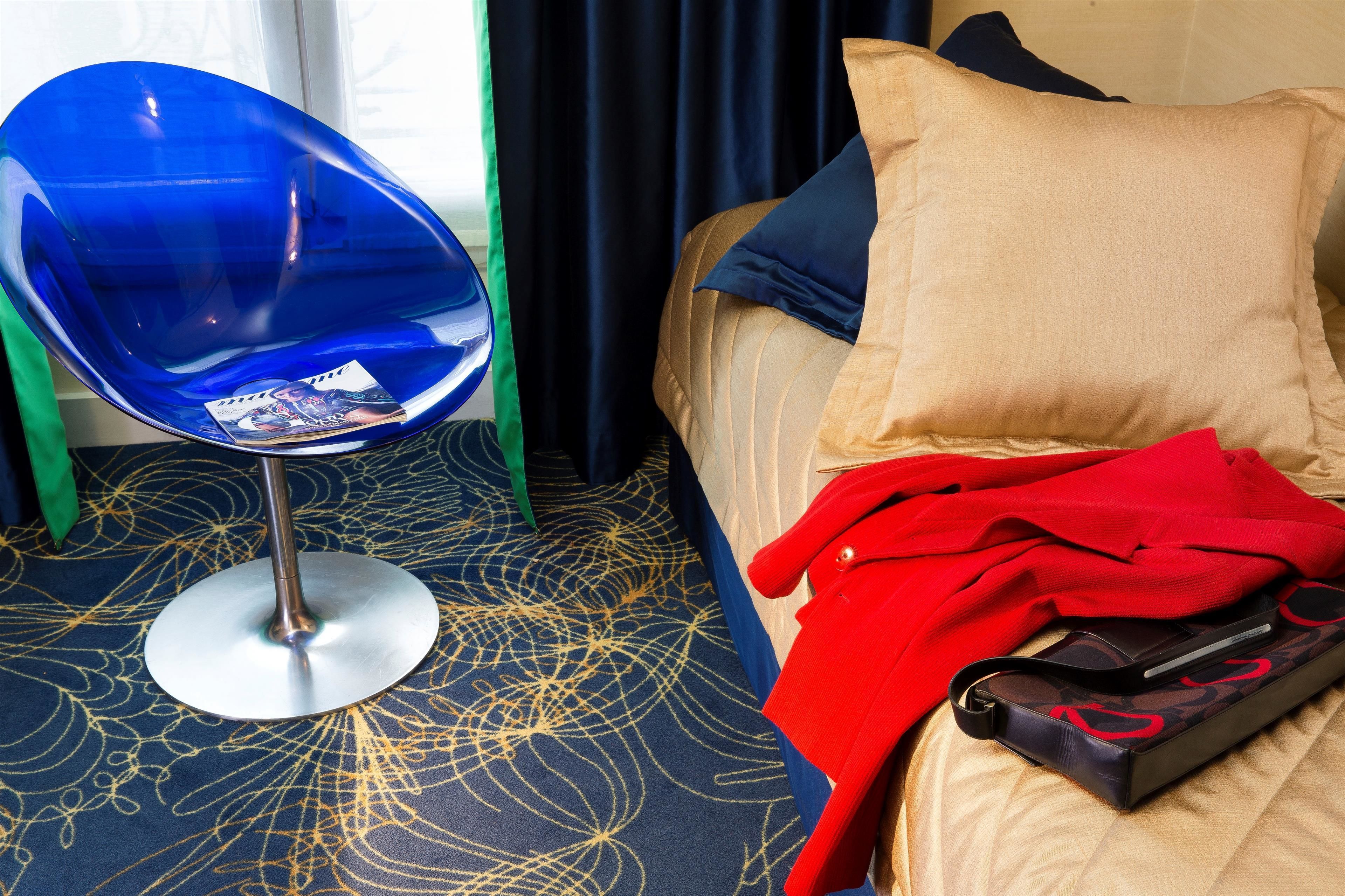 premium bedding, in-room safe, individually decorated, desk