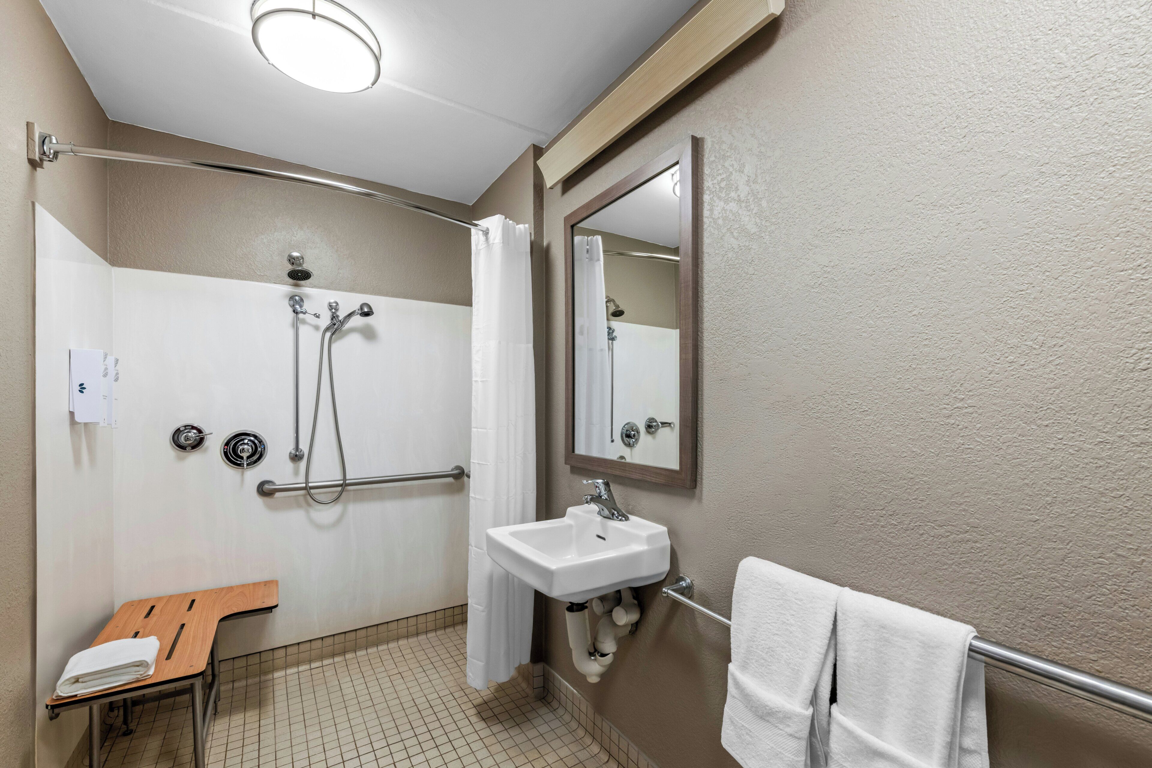 Superior Room, 1 King Bed, Accessible (Roll-In Shower, Smoke Free) | Accessible bathroom