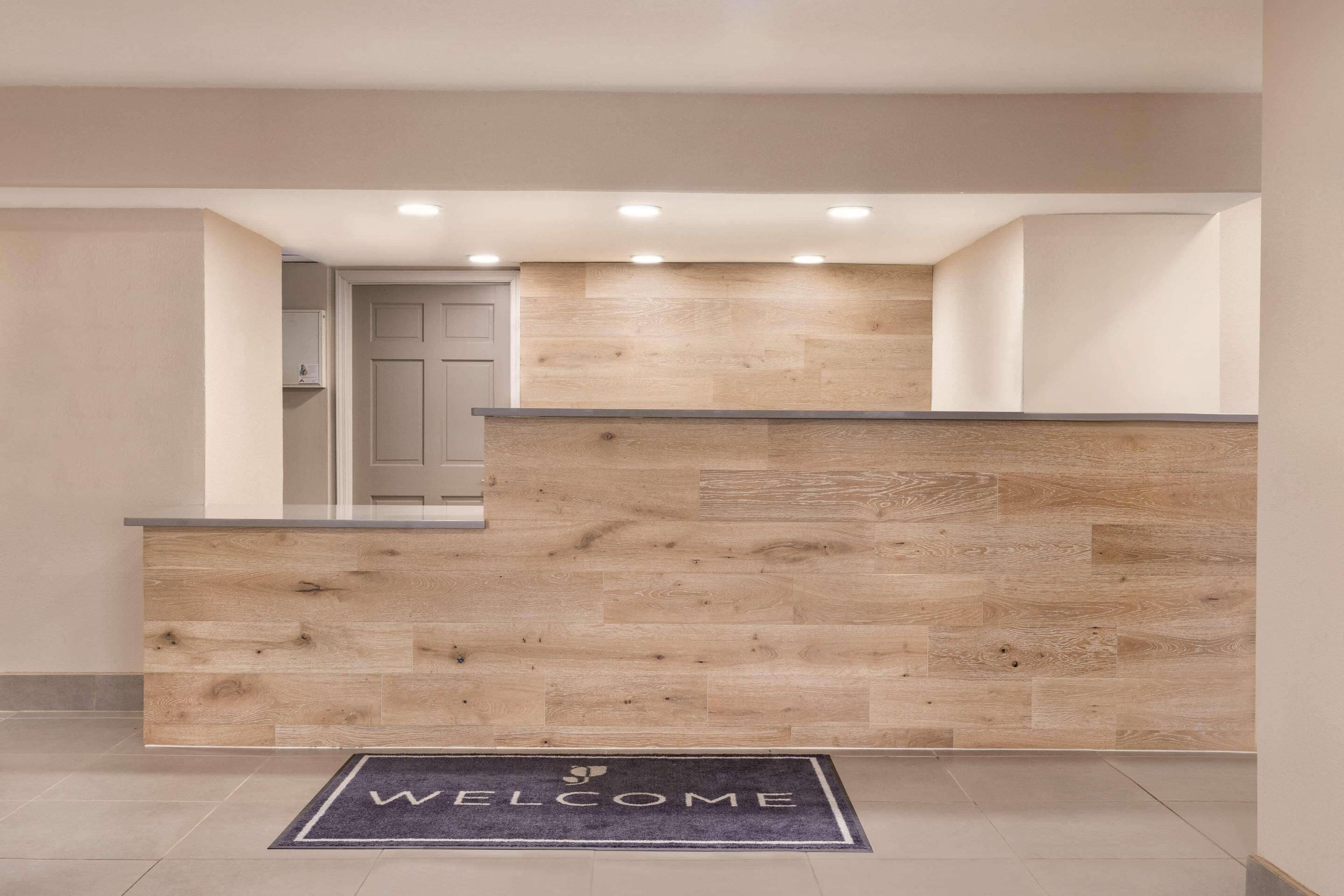 Photo - Country Inn & Suites by Radisson, North Little Rock, AR