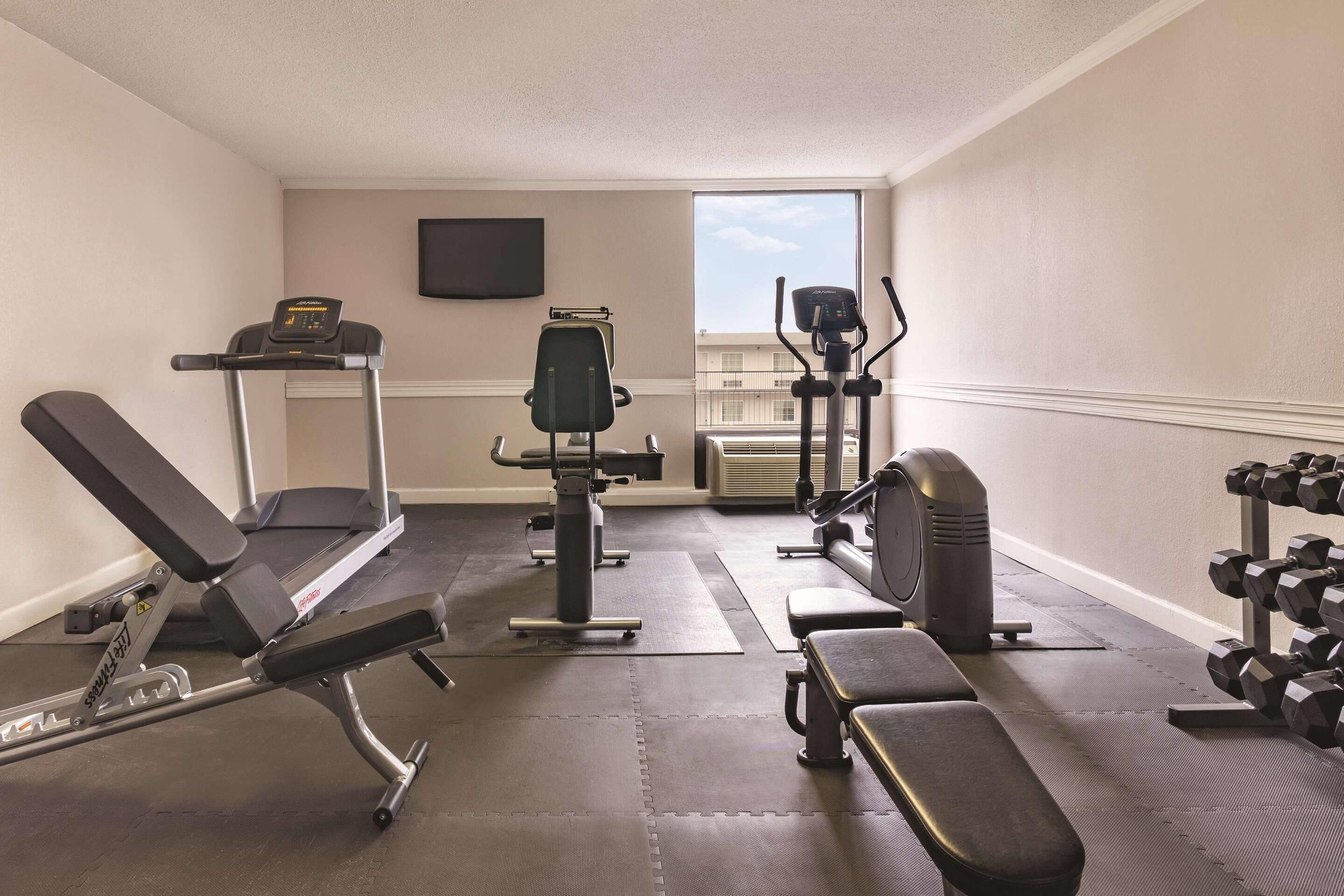 Photo - Country Inn & Suites by Radisson, North Little Rock, AR