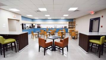 Free daily buffet breakfast