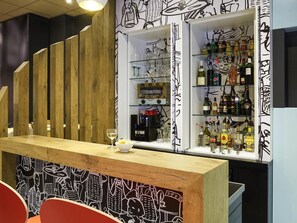 Bar (on property) - Ibis Paris Canal Saint Martin (Paris)