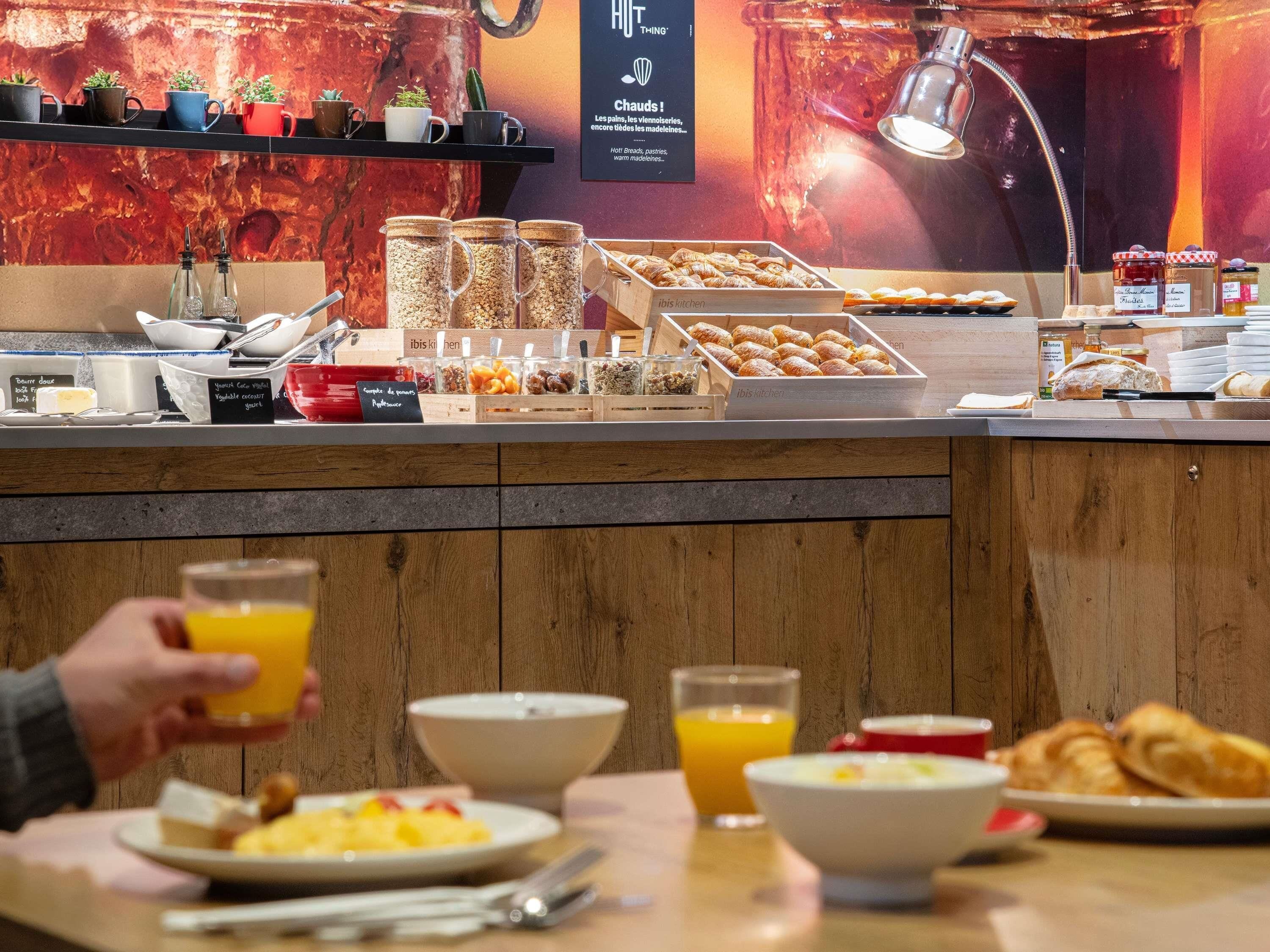 Petit déjeuner buffet servi tous les jours en supplément