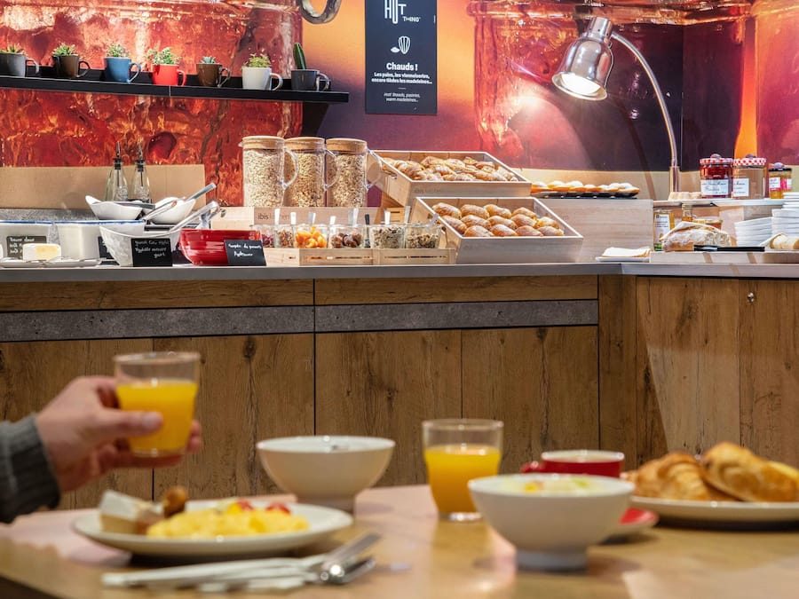 Petit déjeuner buffet servi tous les jours en supplément