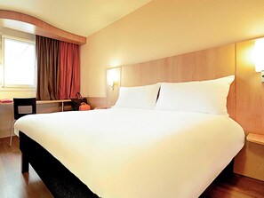 Standard-Doppelzimmer, 1 Doppelbett | Hochwertige Bettwaren, Schreibtisch, Verdunkelungsvorhänge