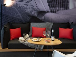 Exterior - Ibis Paris Canal Saint Martin (Paris)