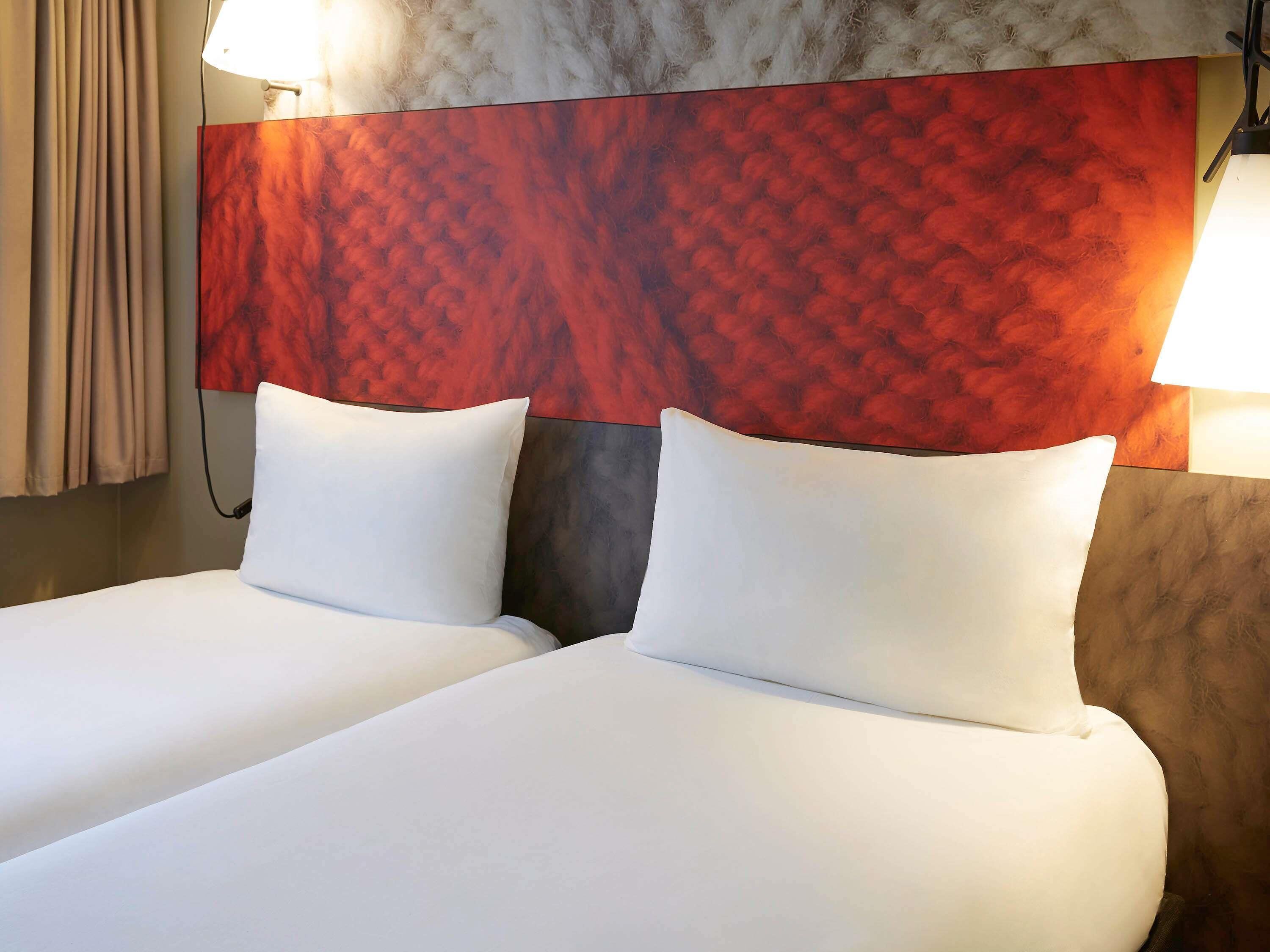 standard room, 2 single beds | premium bedding, desk, blackout curtains, soundproofing