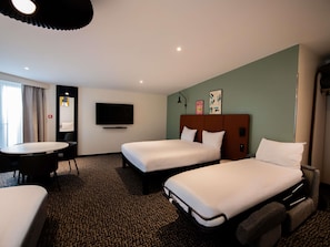 Premium bedding, desk, blackout curtains, soundproofing - Ibis Paris Canal Saint Martin (Paris)