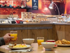 Daily buffet breakfast (EUR 13.9 per person)