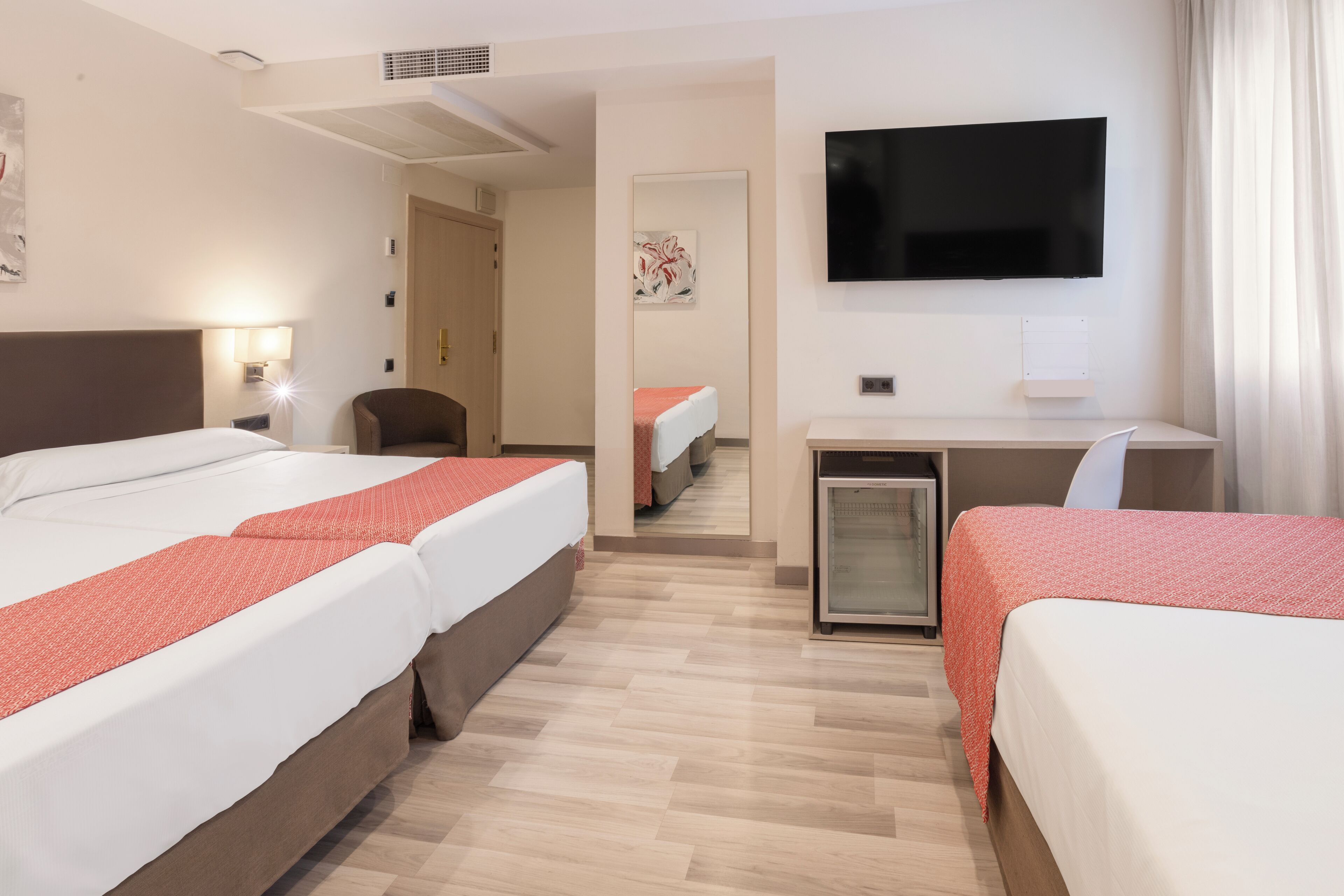 1 bedroom, minibar, in-room safe, desk