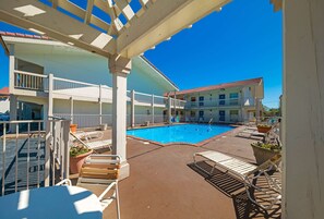 Terrace/patio - Motel 6 Dallas, TX - Farmers Branch (Farmers Branch)