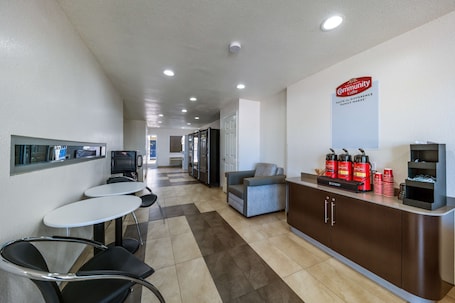 Servicio de café. Motel 6 Dallas, TX - Farmers Branch