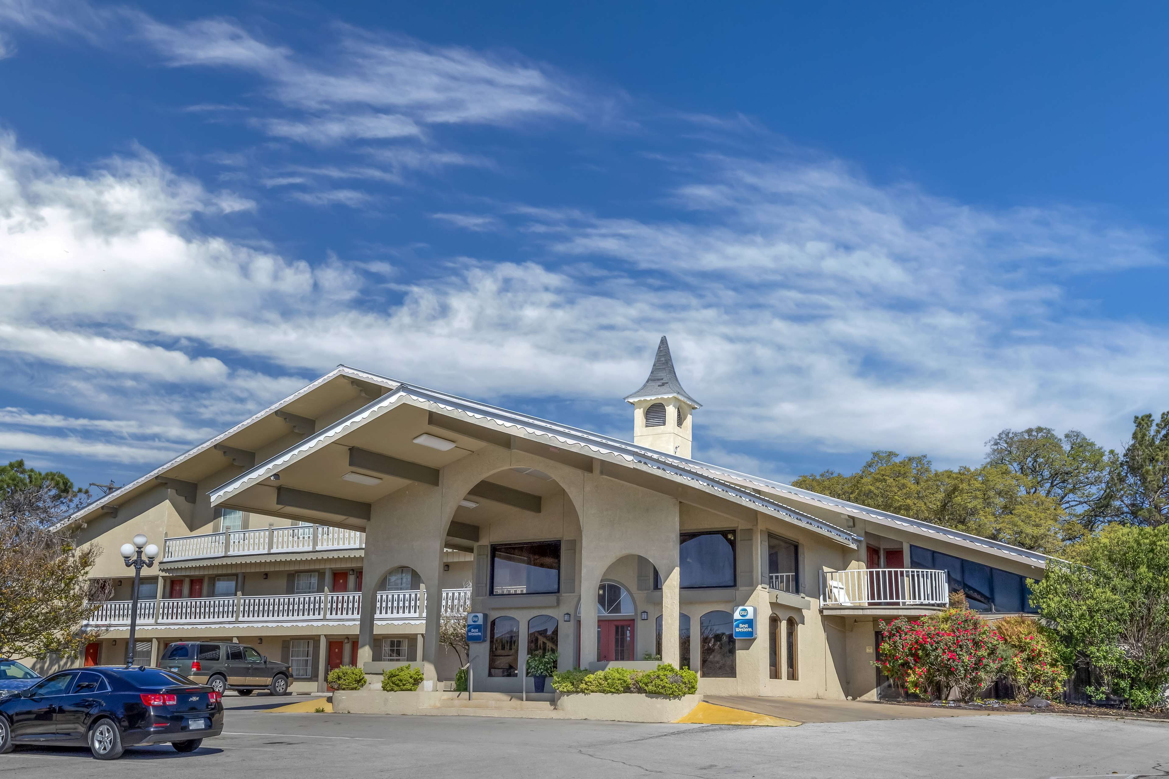 Best Western Sunday House Inn