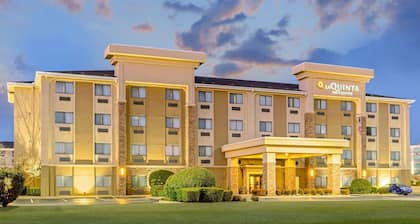 La Quinta Inn & Suites by Wyndham Midwest City - Tinker AFB