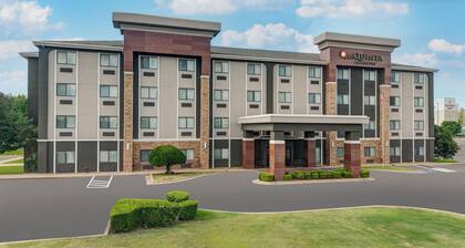 La Quinta Inn & Suites by Wyndham Midwest City - Tinker AFB