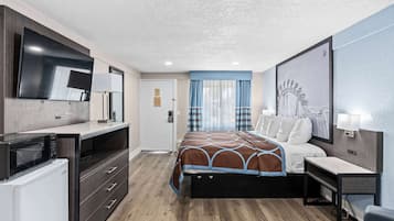 1 bedroom, minibar, in-room safe, desk