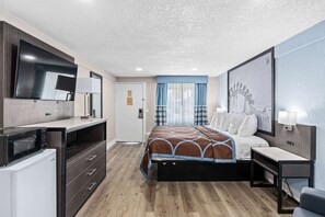 Minibar, in-room safe, desk, iron/ironing board