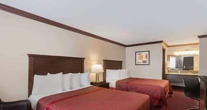 Days Inn by Wyndham Auburn