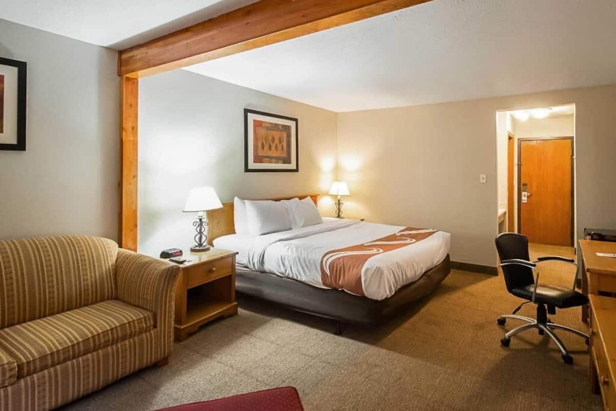 Premium bedding, iron/ironing board, rollaway beds, free WiFi