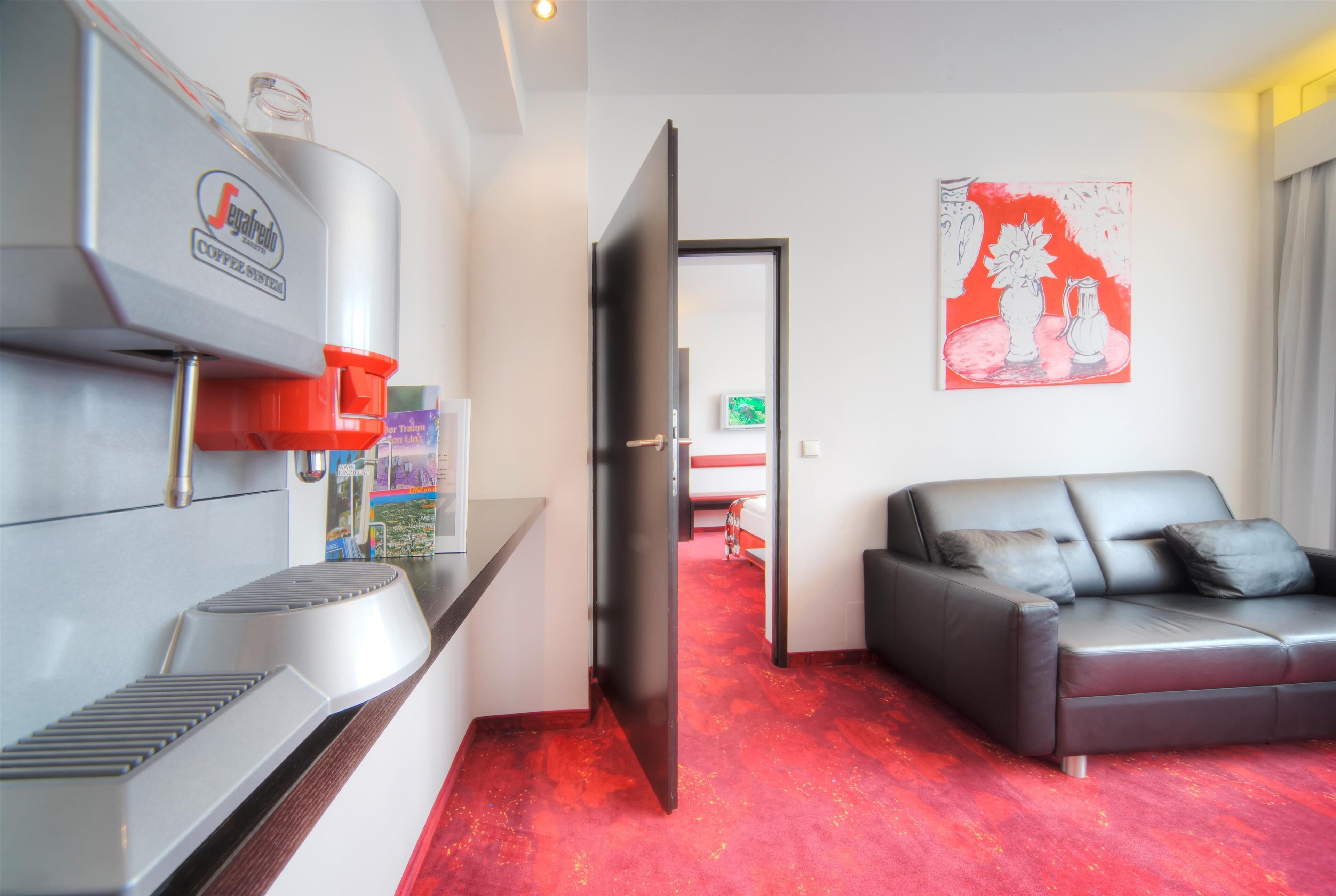 普通套房 | 高級寢具、特厚豪華床墊、房內夾萬、書桌