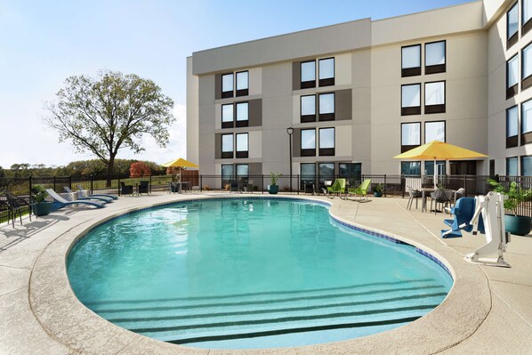 Seasonal outdoor pool