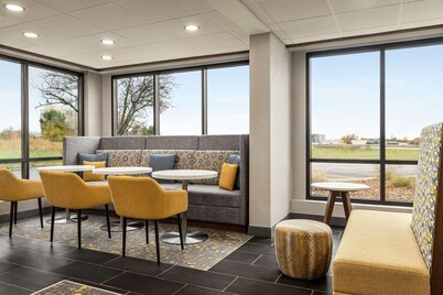Hampton Inn Kansas City-Airport