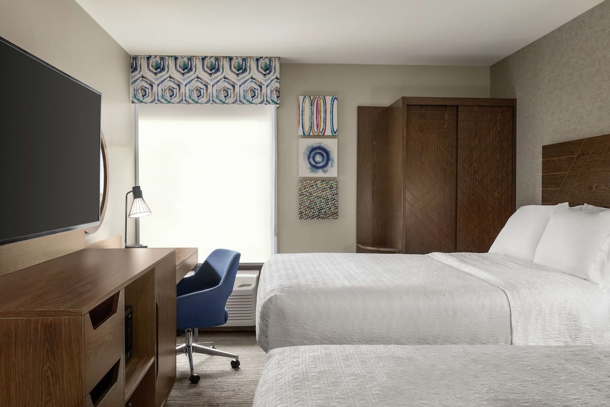 Ropa de cama hipoalergénica y escritorio
