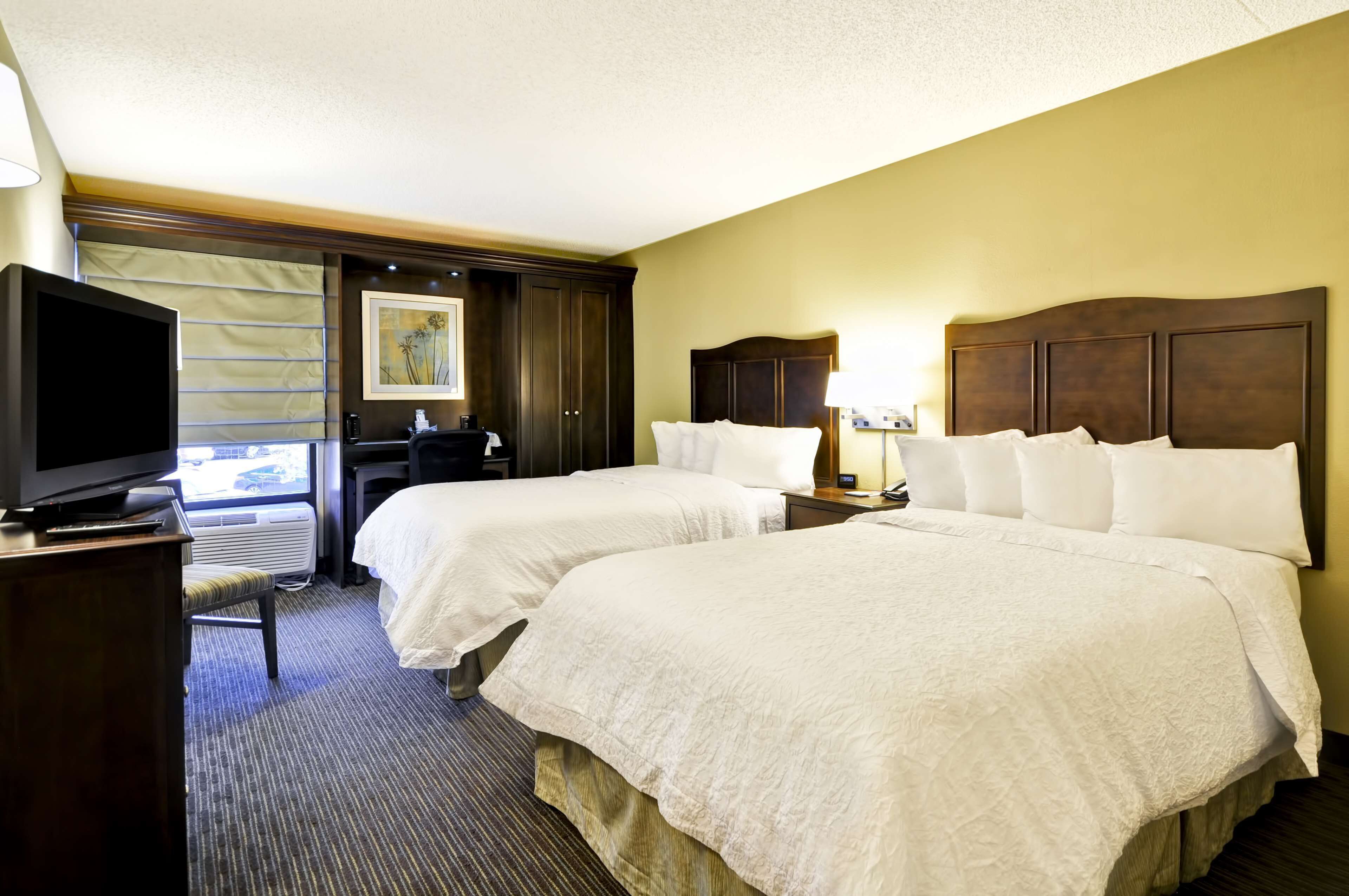 Ropa de cama hipoalergénica y escritorio 