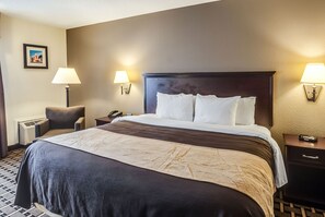 Premium bedding, blackout curtains, soundproofing, iron/ironing board - Best Western Overland Park Hotel (Overland Park)