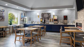 Desayuno bufé gratuito y diario