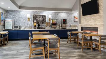 Free daily buffet breakfast