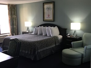 Studio Suite, 1 King Bed, Non Smoking