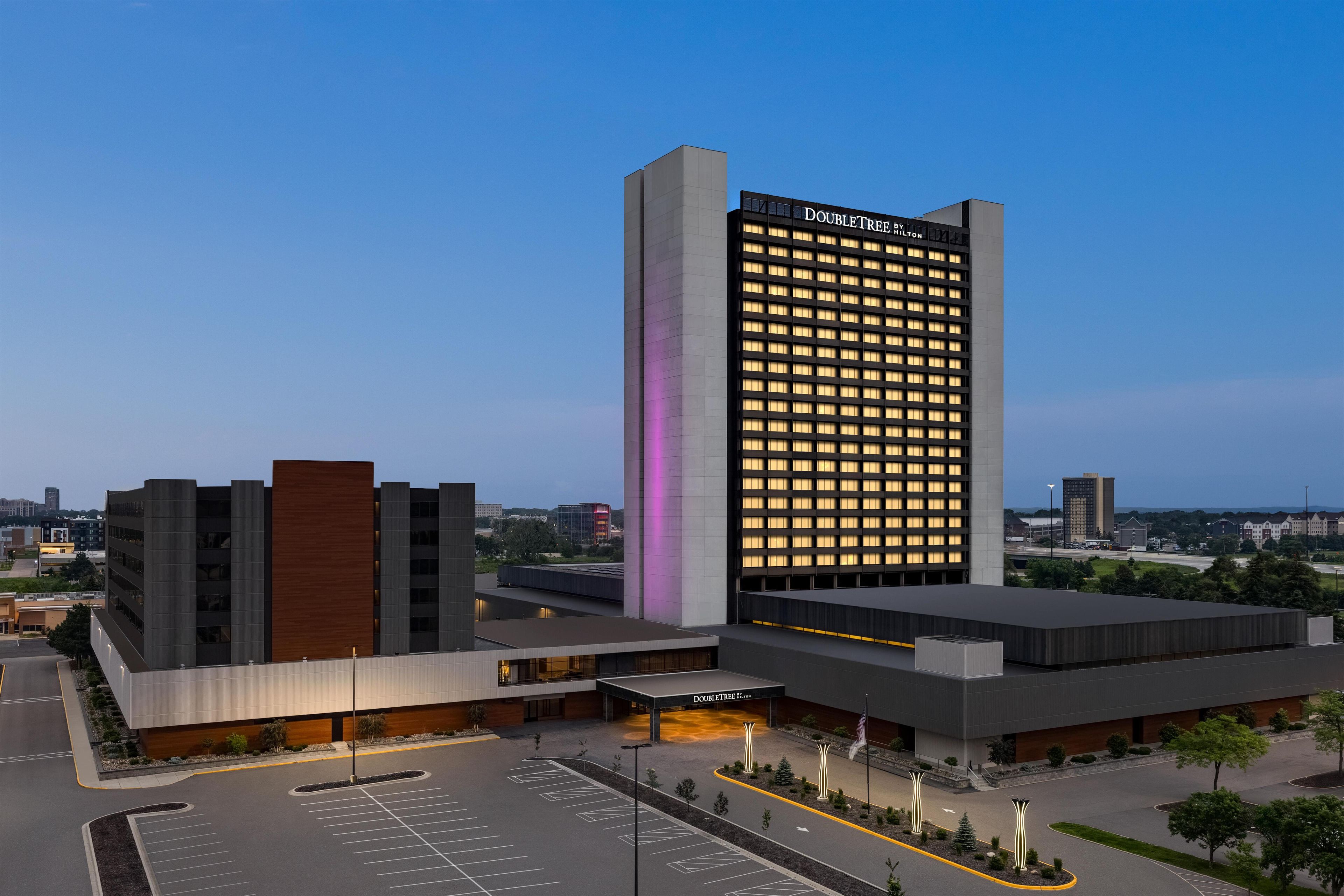 Photo - Doubletree by Hilton Bloomington - Minneapolis South