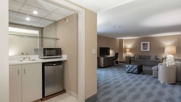 Fridge, microwave, coffee/tea maker