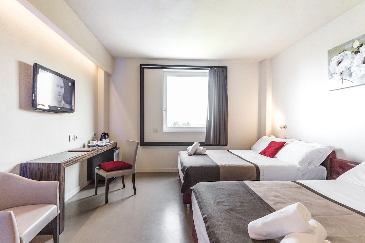 Premium bedding, down duvets, minibar, in-room safe