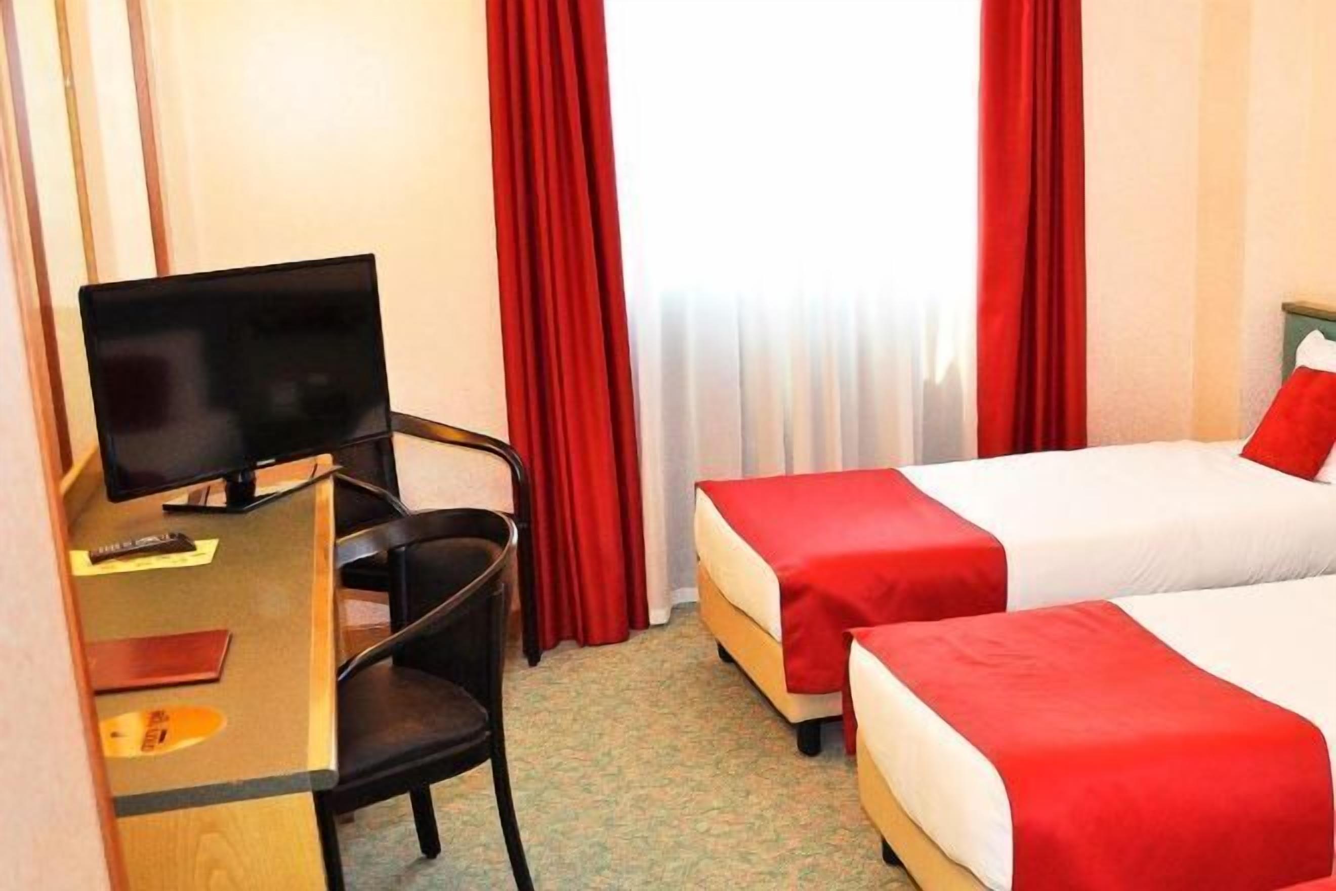 Premium bedding, down duvets, minibar, in-room safe